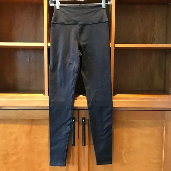 ALO BLACK HIGH-WAIST LEGGING - Picture 2 of 7